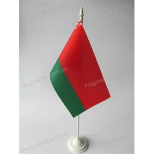 Прапор Білорусі на підставці