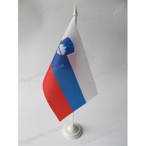 Прапор Словенії на підставці