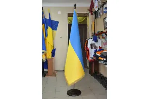 Прапор України 180х120 см кабінетний сатен купольний з бахромою