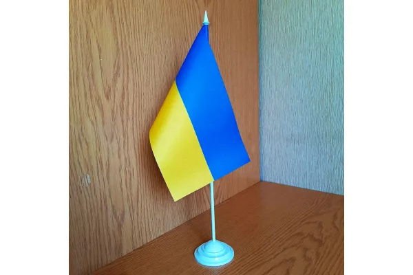 Прапор України 23х13,5 см настольний на підставці
