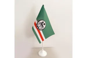 Прапор Ічкерії на підставці